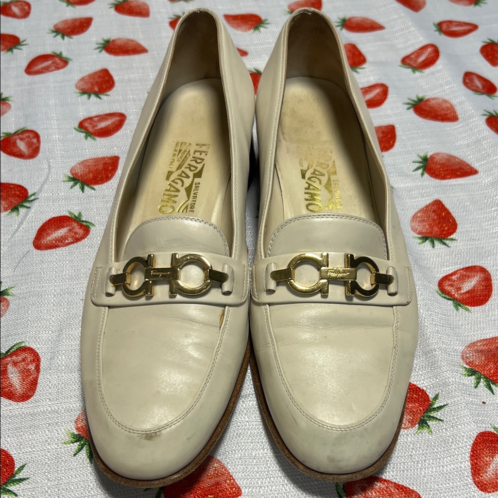 Salvatore Ferragamo Beige Loafers With Gold Detail